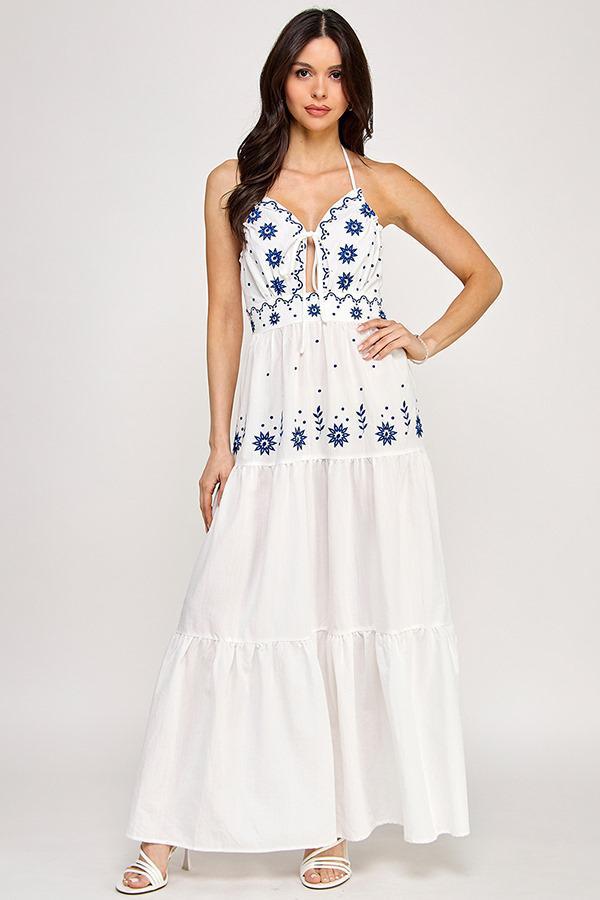 Maxi dress embroidered