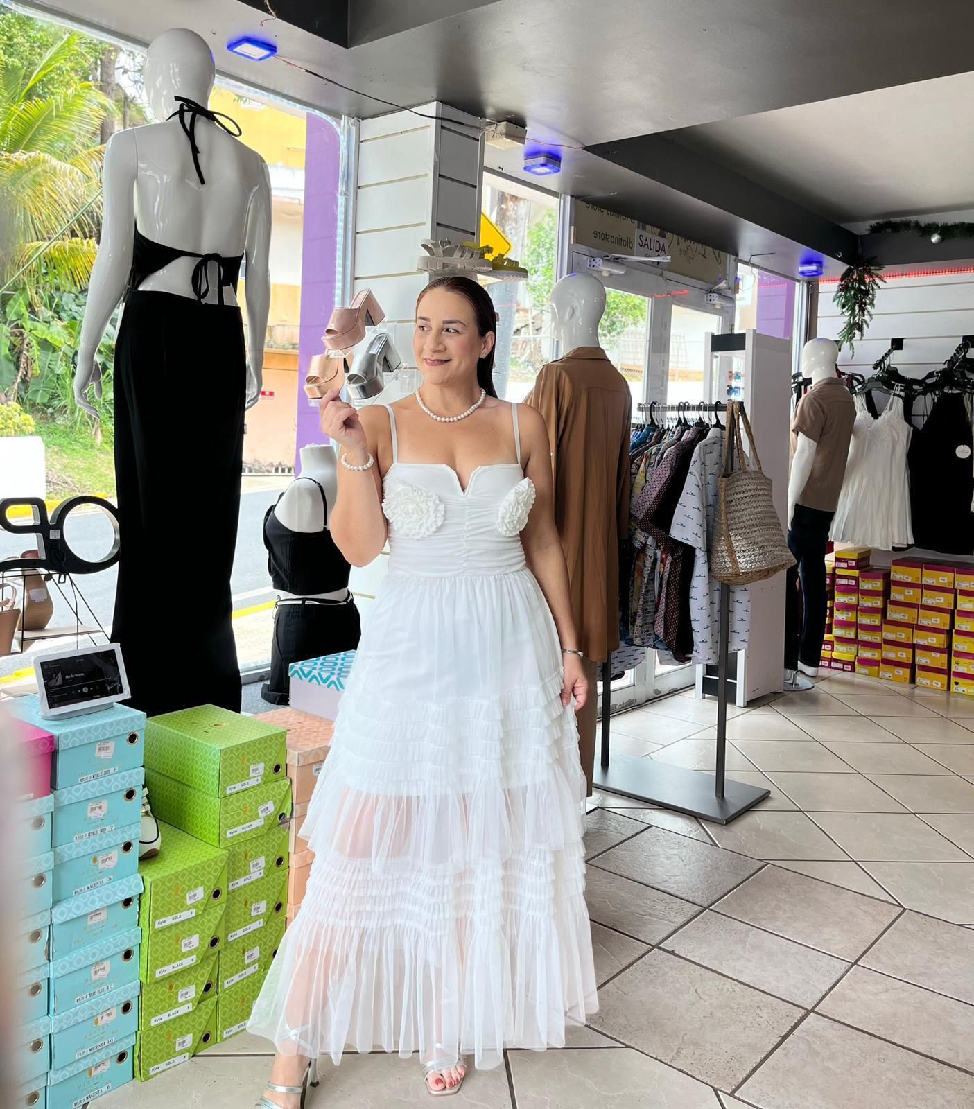 Vestido Blanco Largo en Capas