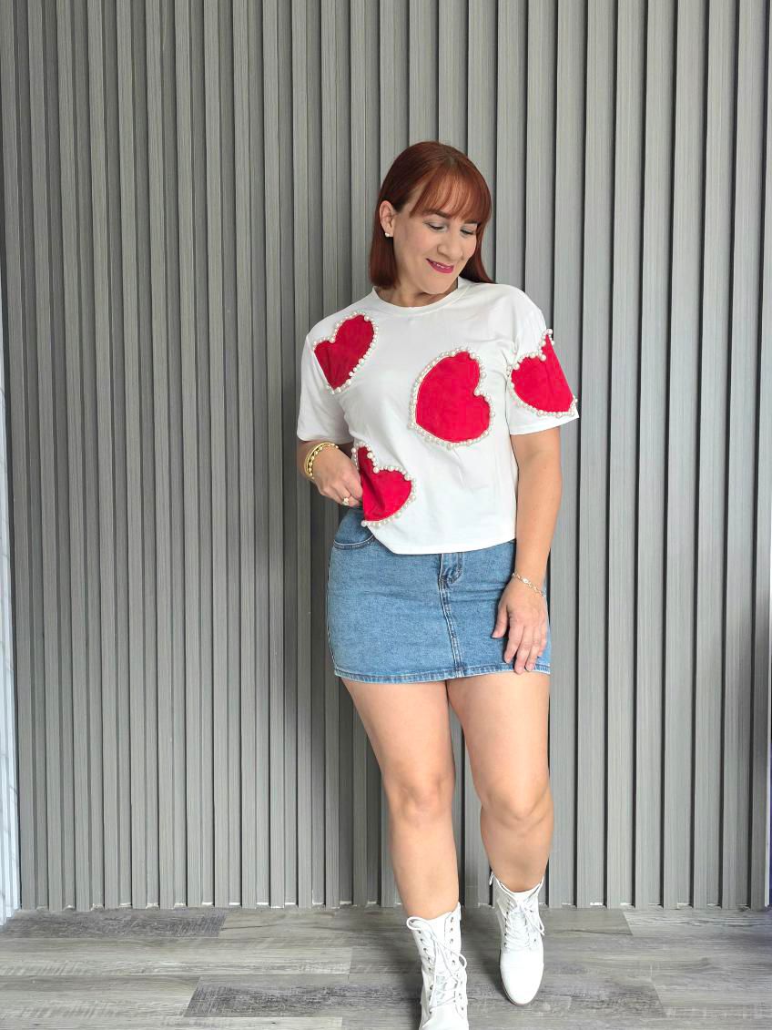 Top corazones con perlas