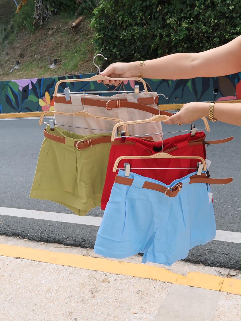 Linen short with belt